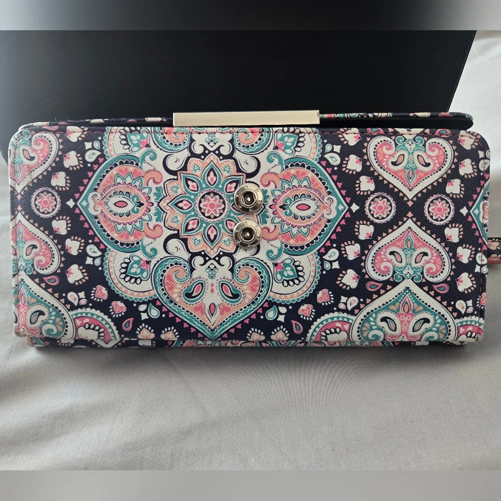 Tahari Paisley Patterned Wallet/Clutch - Picture 3 of 8